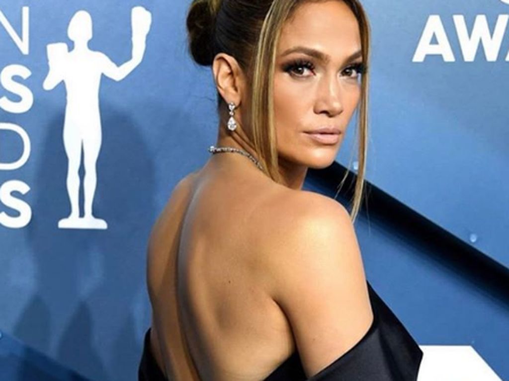 Netizen Kagum dengan Tubuh Bugil J.Lo di Usia 51, Ini Tips Fitnes & Dietnya