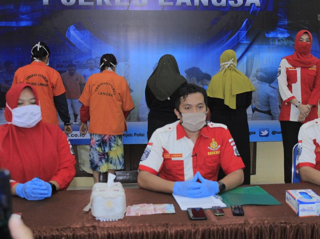 2 Muncikari Prostitusi Rp 400 Ribu di Aceh Terancam Hukuman Cambuk 2 Muncikari Prostitusi Rp 400 Ribu di Aceh Terancam Hukuman Cambuk