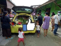Mewah! Mobil dan Motor Ratusan Juta Dipakai Jualan Sayur hingga Cilok