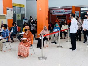 Jokowi Buka-bukaan Bansos Tunai dan BLT Desa Bermasalah