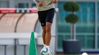 Back to work, tulis caption Raphael Varane pada postingan fotonya ini (Instagram/Real Madrid)