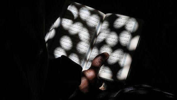 Saat Umat Muslim Dunia Berlomba Raih Lailatul Qadar