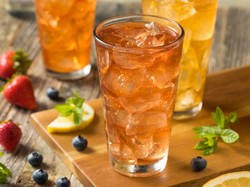 5 Racikan Es Teh yang Manis Menyegarkan Untuk Berbuka