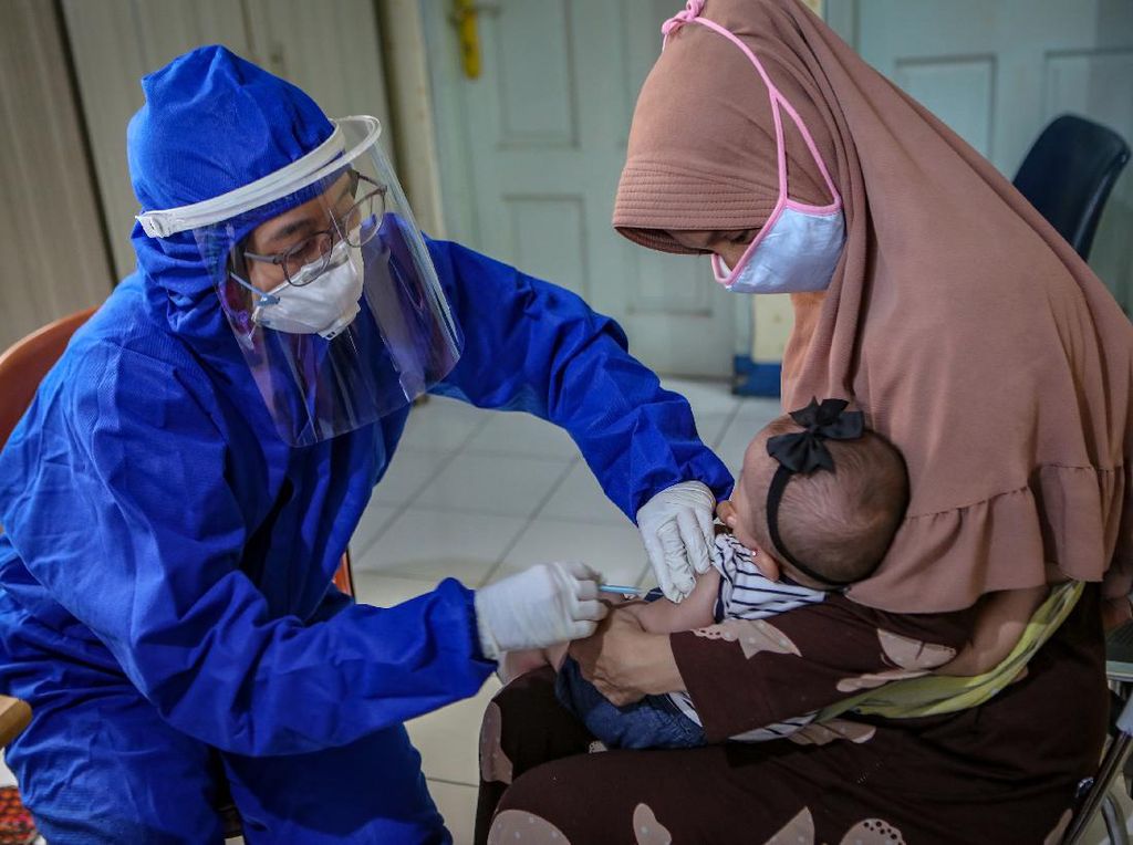 Ingatkan Pentingnya Imunisasi, IDAI: Jangan Sampai Double Outbreak Ingatkan Pentingnya Imunisasi, IDAI: Jangan Sampai Double Outbreak