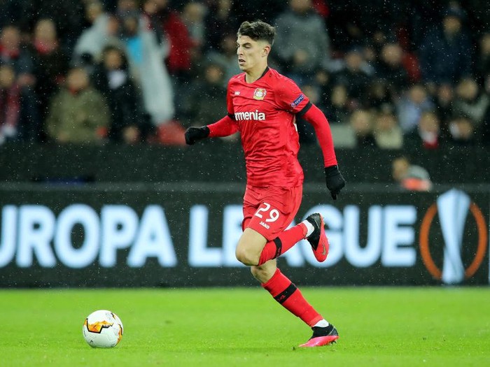 LEVERKUSEN, GERMANY - FEBRUARY 20: Kai Havertz of Leverkusen runs with the ball during the UEFA Europa League Round of 32 first leg match between Bayer 04 Leverkusen and FC Porto at BayArena on February 20, 2020 in Leverkusen, Germany. (Photo by Christof Koepsel/Getty Images)