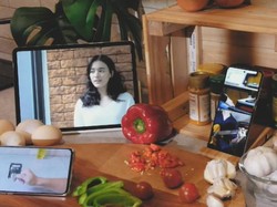 Mawar de Jongh Daur Ulang Ruang Rindu Letto pakai Alat-alat Dapur