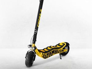 Gak Cuma Moge, Ducati Mulai Produksi Skuter Listrik Juga