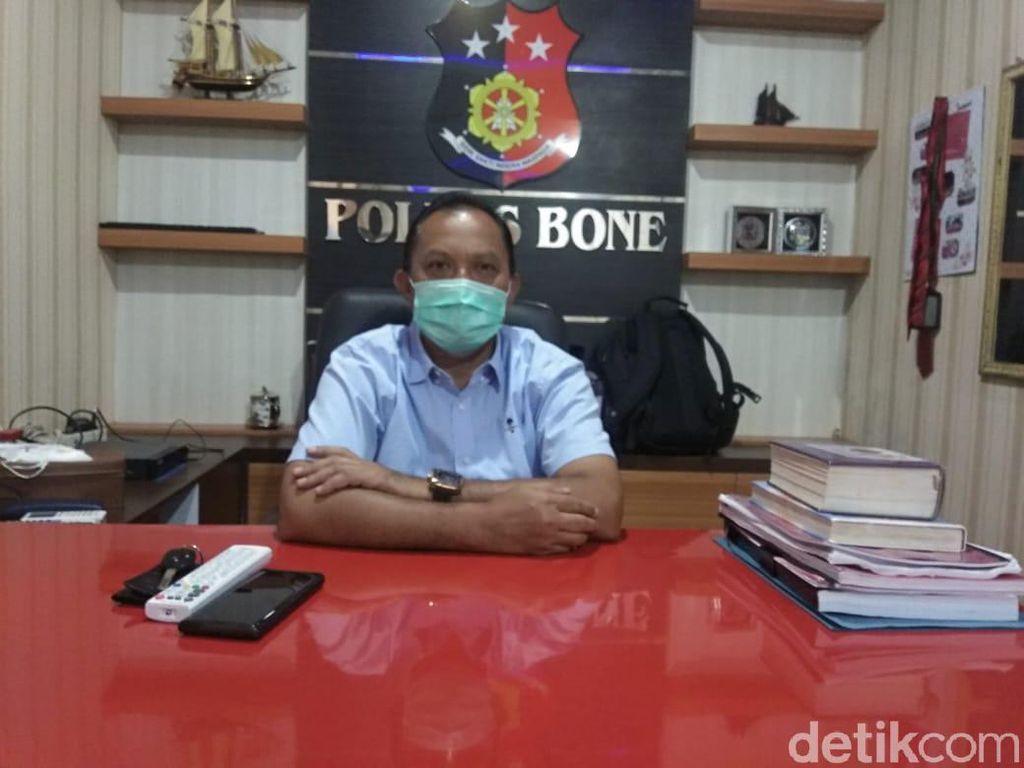 Polisi Limpahkan Berkas Dugaan Istri Wabup Bone Korupsi Dana PAUD ke Kejari Polisi Limpahkan Berkas Dugaan Istri Wabup Bone Korupsi Dana PAUD ke Kejari