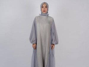 Tren Hijab Jelang Lebaran 2020: Bahan Voal dan Motif Monogram