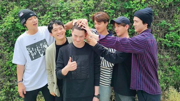 Penampilan Suho 'EXO' dengan Rambut Cepak, Siap Wamil!