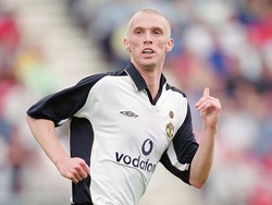 Kasihan Mantan Pemain MU Ini, Dulu Sering Dihina Gigi Tonggos