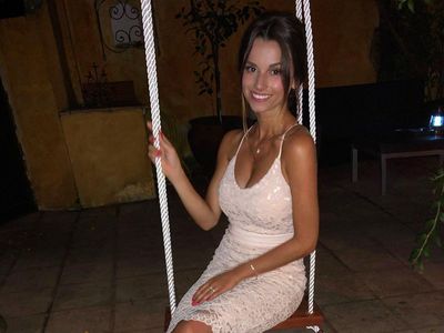 Foto WAGs Bundesliga yang Pekan Ini Nonton Bola di Rumah Saja