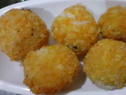 Resep Pembaca : Getuk Krispi Isi Cokelat