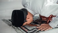 Mengapa Kita Harus Melakukan Sujud Syukur?