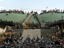 Cerita Kedekatan Marinir dan Demonstran pada 1998