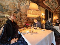 Unik! Restoran Michelin Ini Isi Kursi Kosongnya Pakai Manekin