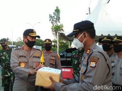 Kapolda Sulsel Beri Bantuan APD Kepada Personil yang Bertugas di Palopo