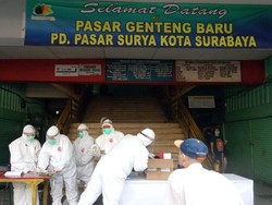 25 Pedagang Pasar Genteng Baru yang Reaktif Tunggu Hasil Swab
