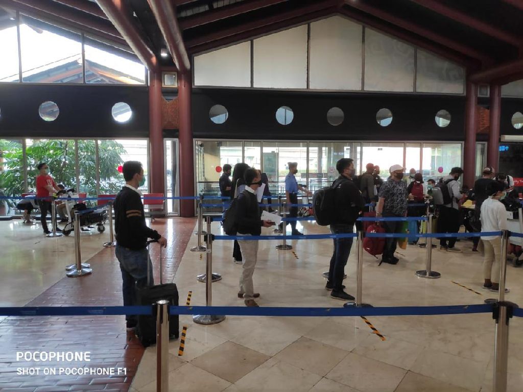 Soal Penumpang di Soetta Padat, Komisi V DPR Minta Izin Transportasi Dievaluasi Soal Penumpang di Soetta Padat, Komisi V DPR Minta Izin Transportasi Dievaluasi
