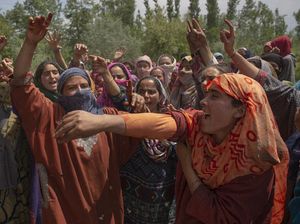Warga Kashmir Protes Penembakan Pemuda Desa oleh Polisi India