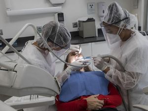 Lockdown Dilonggarkan, Dokter Gigi di Prancis Mulai Buka Praktik Lagi