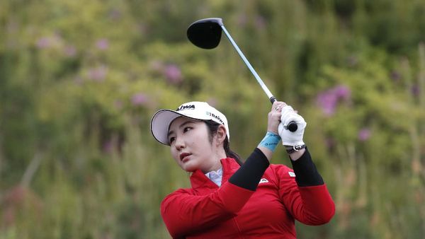 Aksi Pegolf Wanita Korsel Saat Bertanding di Tengah Pandemi