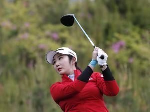 Aksi Pegolf Wanita Korsel Saat Bertanding di Tengah Pandemi