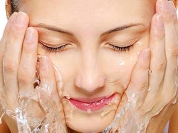 Skincare Alami, Air Cucian Beras yang Bisa Bikin Wajah Putih Cerah