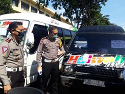 Akan-akalan Travel Gelap Bawa Pemudik Hindari Polisi: Jalur Tikus dan Naik Towing