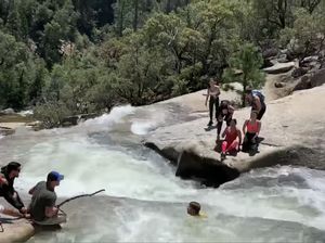 Salah Perhitungan, Pendaki Ini Terjerumus ke Pusaran Air Sungai
