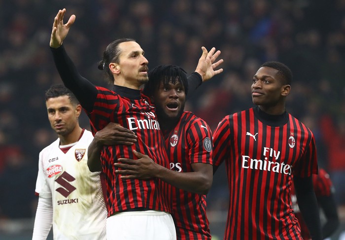 Serie A Liga Italia Segera Bergulir Lagi Serie A Liga Italia Segera Bergulir Lagi
Penggemar sepak bola kini berbahagia, menyusul liga Inggris dan Jerman yang segera dimulai, kini giliran liga Italia yang ikut bakal segera kick off 13 Juni mendatang.