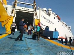 181 TKI dari Malaysia Tiba di Pelabuhan Semarang