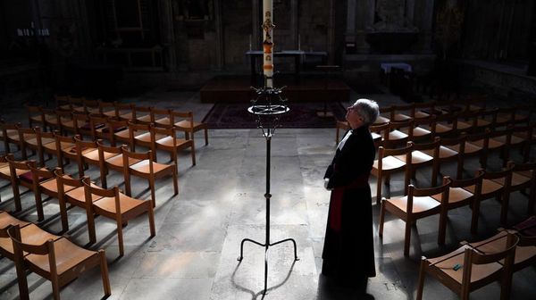 Nyala Lilin Paskah Tandai Dibukanya Gereja York Minster di Inggris