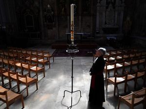 Nyala Lilin Paskah Tandai Dibukanya Gereja York Minster di Inggris