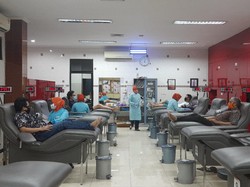 Stok Darah A dan AB PMI Surabaya Kosong, Golongan Darah O Menipis