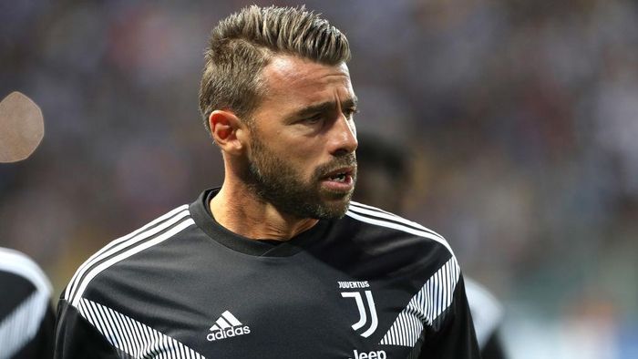 PARMA, ITALY - SEPTEMBER 01: Andrea Barzagli of Juventus looks on before the serie A match between Parma Calcio and Juventus at Stadio Ennio Tardini on September 1, 2018 in Parma, Italy. (Photo by Marco Luzzani/Getty Images)