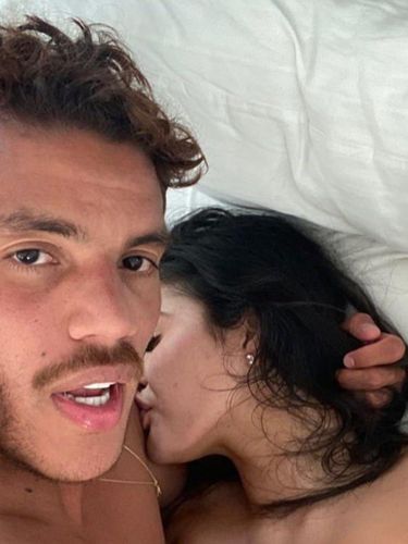 Foto syur Jonathan Dos Santos dan Amanda Trivizas.