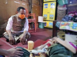 Bagikan Sembako ke Guru Honorer-Nelayan, Wagub Sulsel: Semoga Ringankan Beban