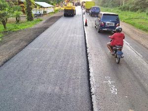 Perbaikan Jalan Lintas Sumatera di Sumsel Dikebut Jelang Lebaran