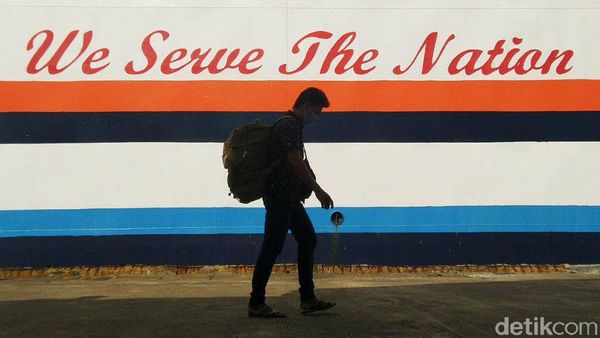 Ratusan TKI Tiba di Pelabuhan Tanjung Emas Semarang