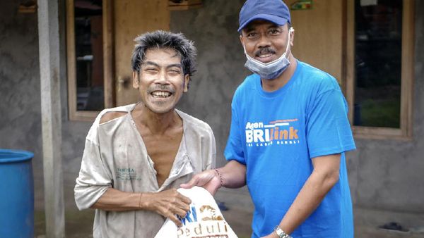 Salurkan Bantuan Hingga Pelosok Desa Lewat Agen BRILink