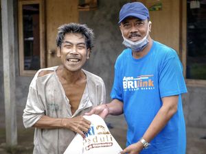 Salurkan Bantuan Hingga Pelosok Desa Lewat Agen BRILink Salurkan Bantuan Hingga Pelosok Desa Lewat Agen BRILink