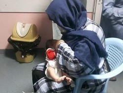 Kisah Perempuan Menyusui Bayi-bayi Yatim Akibat Serangan di Rumah Sakit