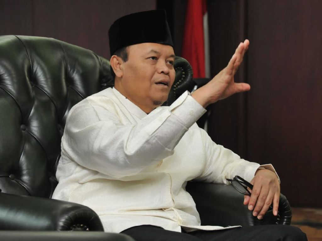 Dukung HRS, HNW Pertanyakan Menteri yang Bikin Onar soal COVID-19 Dukung HRS, HNW Pertanyakan Menteri yang Bikin Onar soal COVID-19