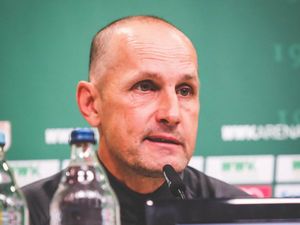 Gara-Gara Beli Pasta Gigi, Pelatih Augsburg Dilarang Dampingi Timnya