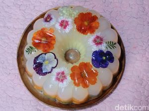 Sweet and Tasty Dishes: Kenyal Dessert Puding Kekinian Bertabur Bunga Cantik Sweet and Tasty Dishes: Kenyal Dessert Puding Kekinian Bertabur Bunga Cantik