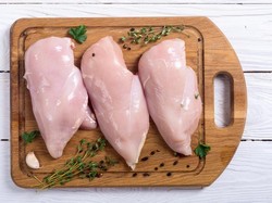 Ini Tips Cepat Lepaskan Fillet Ayam Pakai Garpu