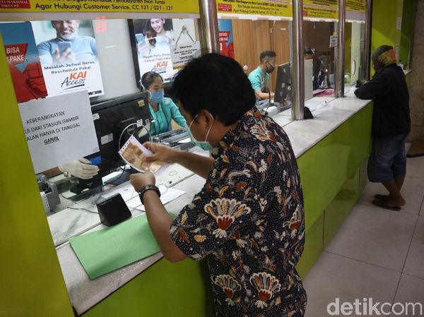 Tiket Kereta Luar Biasa Ramai Diminati Warga