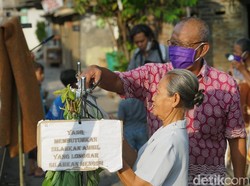 Pandemi Corona, Warga Solo Ini Jemur Sayur-Telur untuk Diambil Gratis