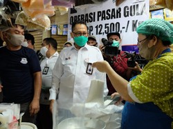 Asyik! Ada Gula Dijual Rp 12.500/Kg di Pasar Jatinegara